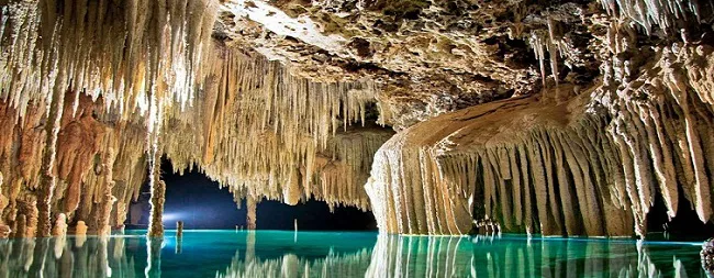 Grutas y cuevas Akumal, paraíso para los amantes de los deportes acuáticos.
