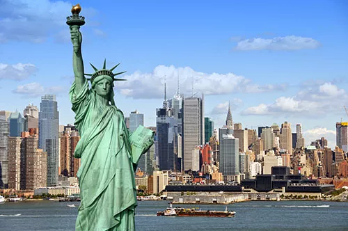 Vista de la ciudad de Nueva York, con la estatua de la Libertad