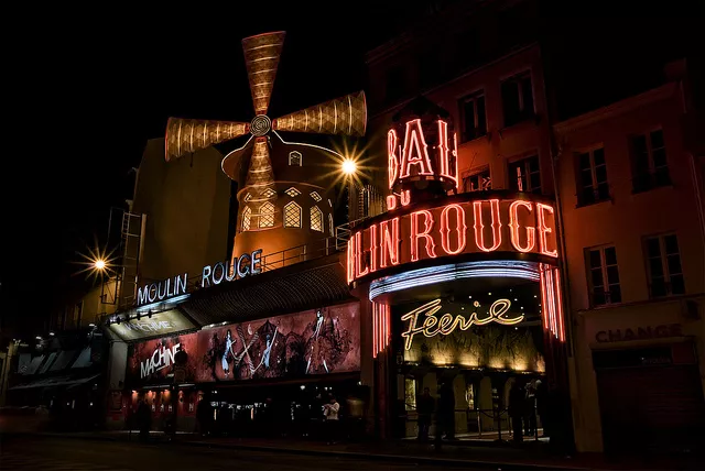 Le Moulin Rouge, imprescindible de ver en París