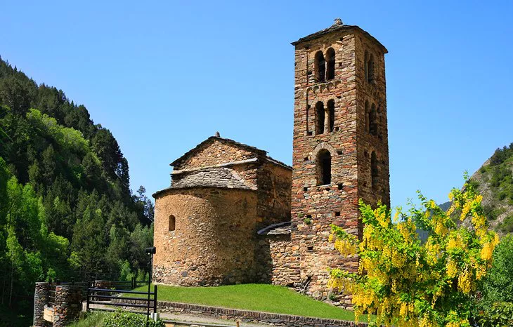 Iglesia de Sant Joan de Caselles