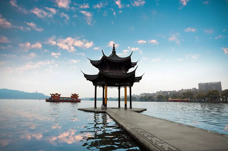El histórico Lago del Oeste de Hangzhou