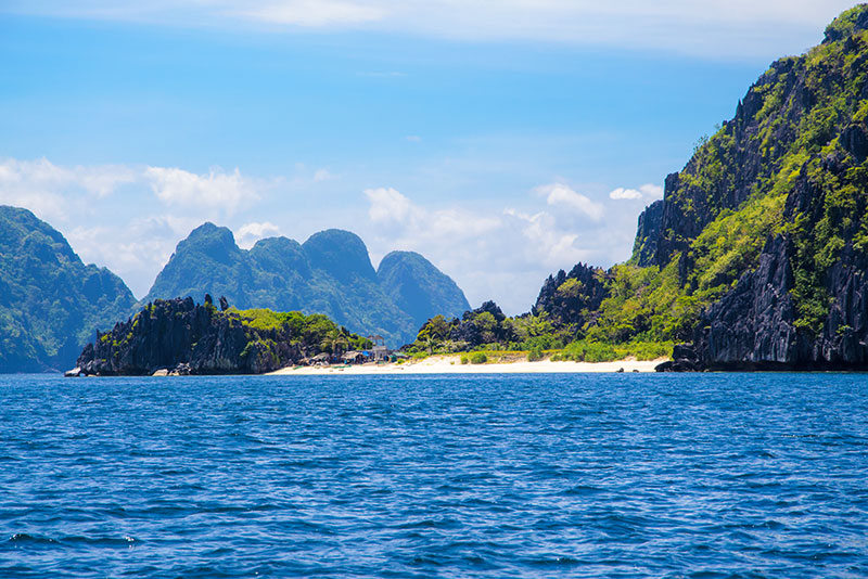 Playas ocultas en Asia a las que sólo se puede acceder en barco