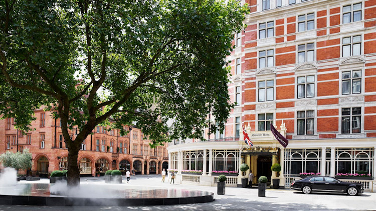 Un verano muy británico en los hoteles más emblemáticos de Londres