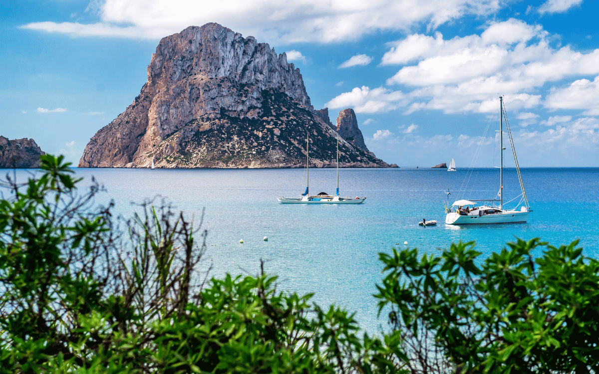 Alquila un Velero para tus vacaciones en Ibiza y diviértete como nunca