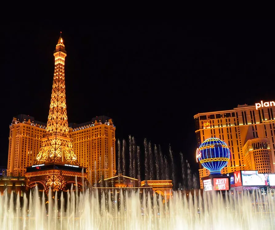 Las vegas de noche con sus luces y neón