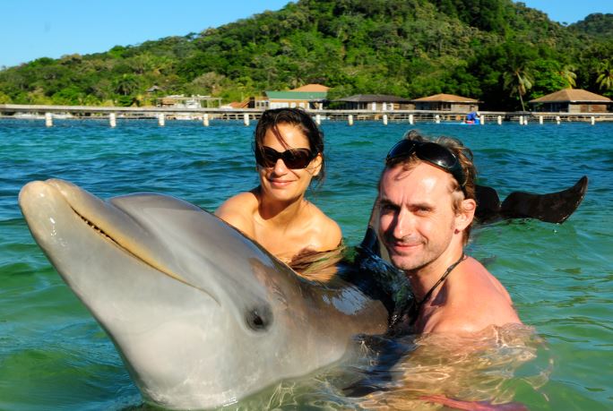 Luna de miel en Roatan Viaje de novios a Roatan