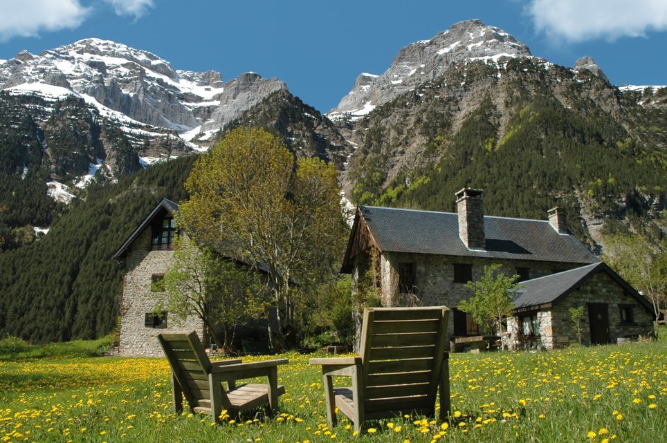 Turismo rural en el Pirineo Aragonés Turismo rural en el Pirineo Aragonés